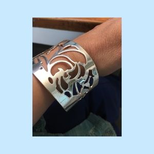 cuff bracelet love it, beautiful amazing!